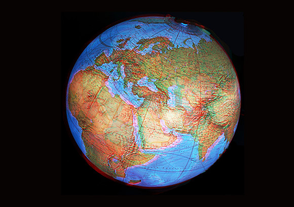 02. Globe C-1A black. background